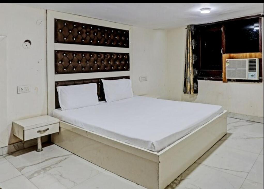 Mishra Residency Hotel Amritsar Bagian luar foto
